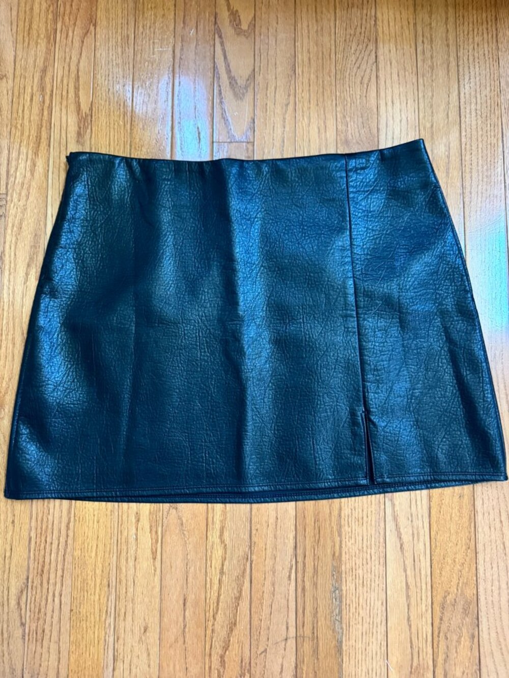 OLD NAVY Vegan Pebbled Leather Mini Skirt Black - Size XL